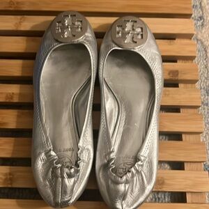 Tory Burch flats….. silver and super cute!